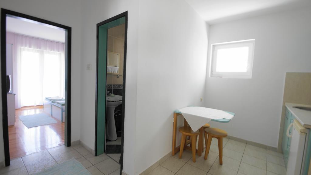 Apartment Mikovic *