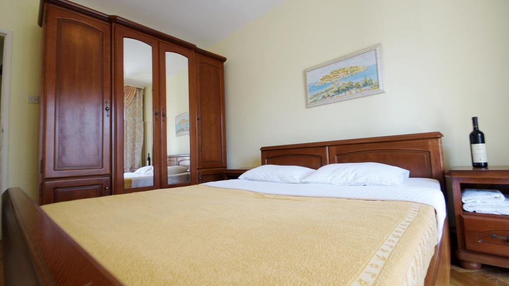 Mikovic Apartment