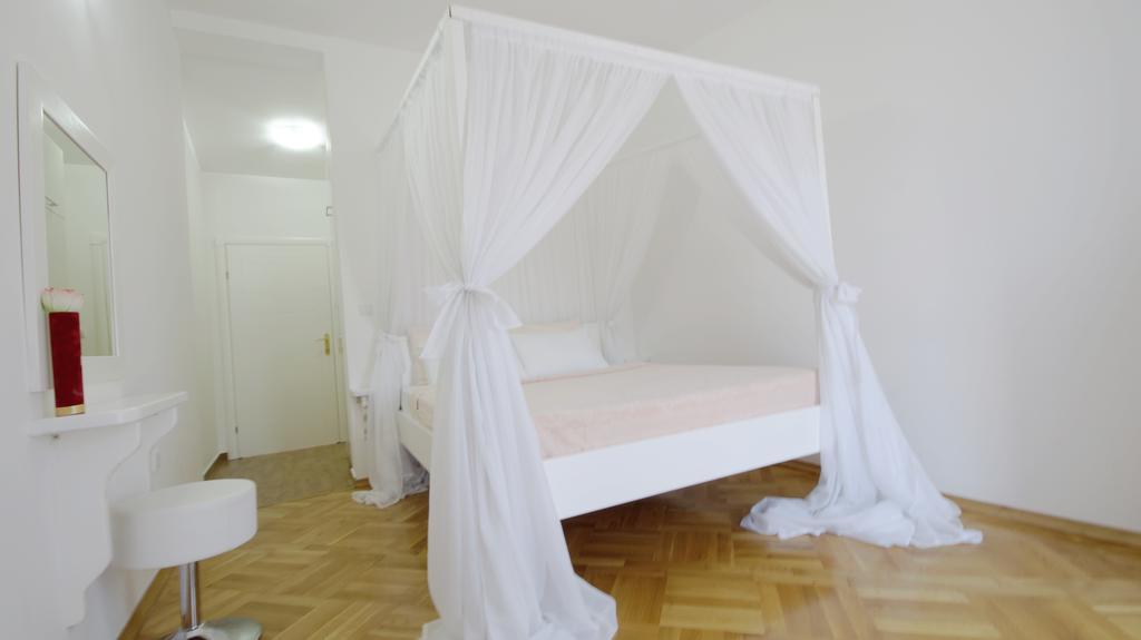 Apartment Mikovic
