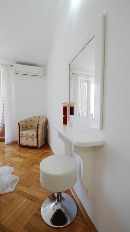 Mikovic Apartment